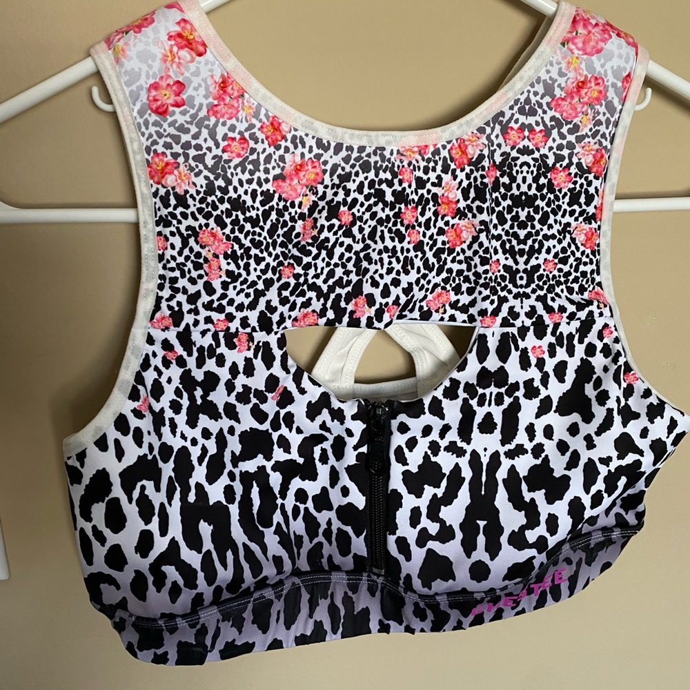 Chestee bra